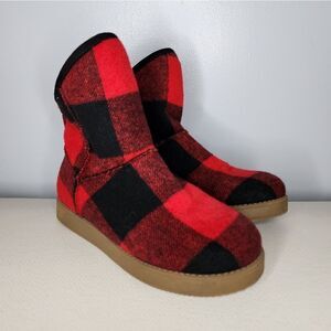 Women’s Indigo Road Red Buffalo Plaid Ankle Boots SIZE 6.5 M Christmas  Winter